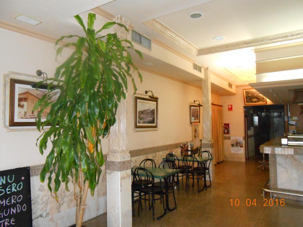 Hotel Los Hermanos Ocaña Exteriör bild