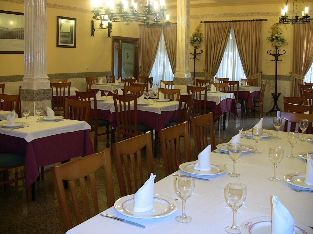 Hotel Los Hermanos Ocaña Exteriör bild