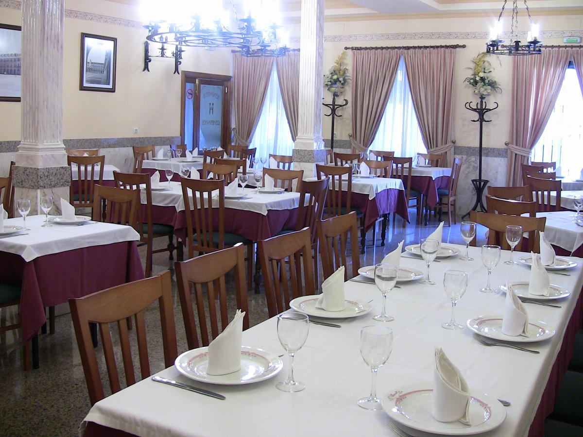 Hotel Los Hermanos Ocaña Exteriör bild